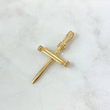 Dije Cruz Clavo 3.85gr / 4.6cm / Circones Blancos Oro Amarillo ©