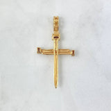 Dije Cruz Clavo 3.85gr / 4.6cm / Circones Blancos Oro Amarillo ©