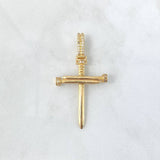 Dije Cruz Clavo 3.85gr / 4.6cm / Circones Blancos Oro Amarillo ©