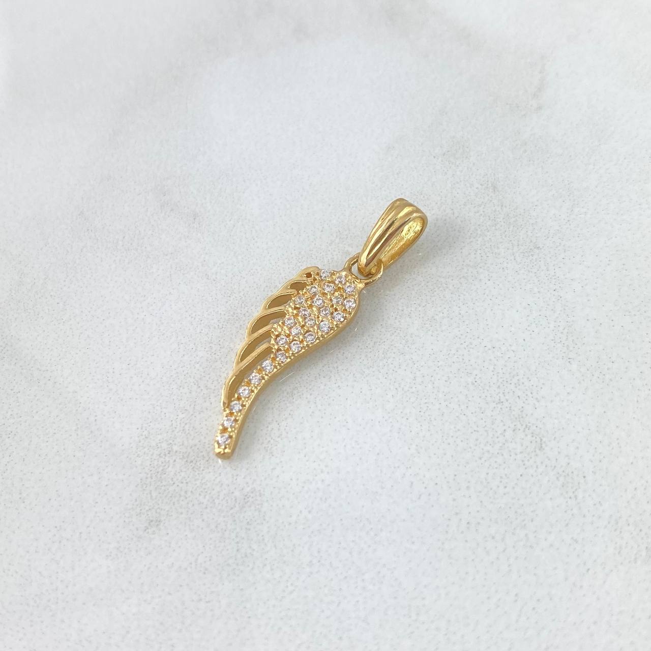 Dije Ala 1.4gr / 2.6cm / Circones Blancos Oro Amarillo