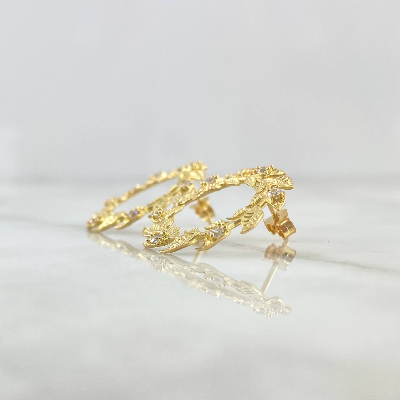 Topos Corona de Laurel 5.25gr / 2.3cm / Circones Blancos Oro Amarillo