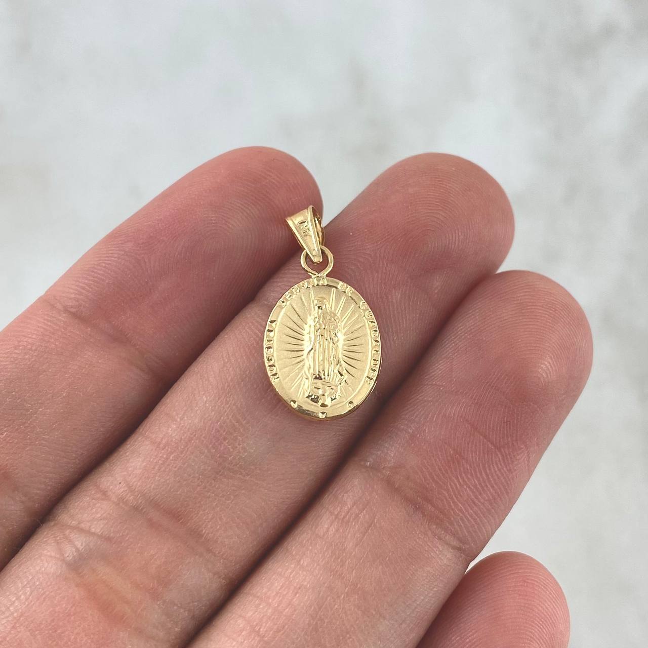 Dije Virgen Guadalupe Ovalada 0.65gr / 1.8cm / Troquelada Oro Amarillo