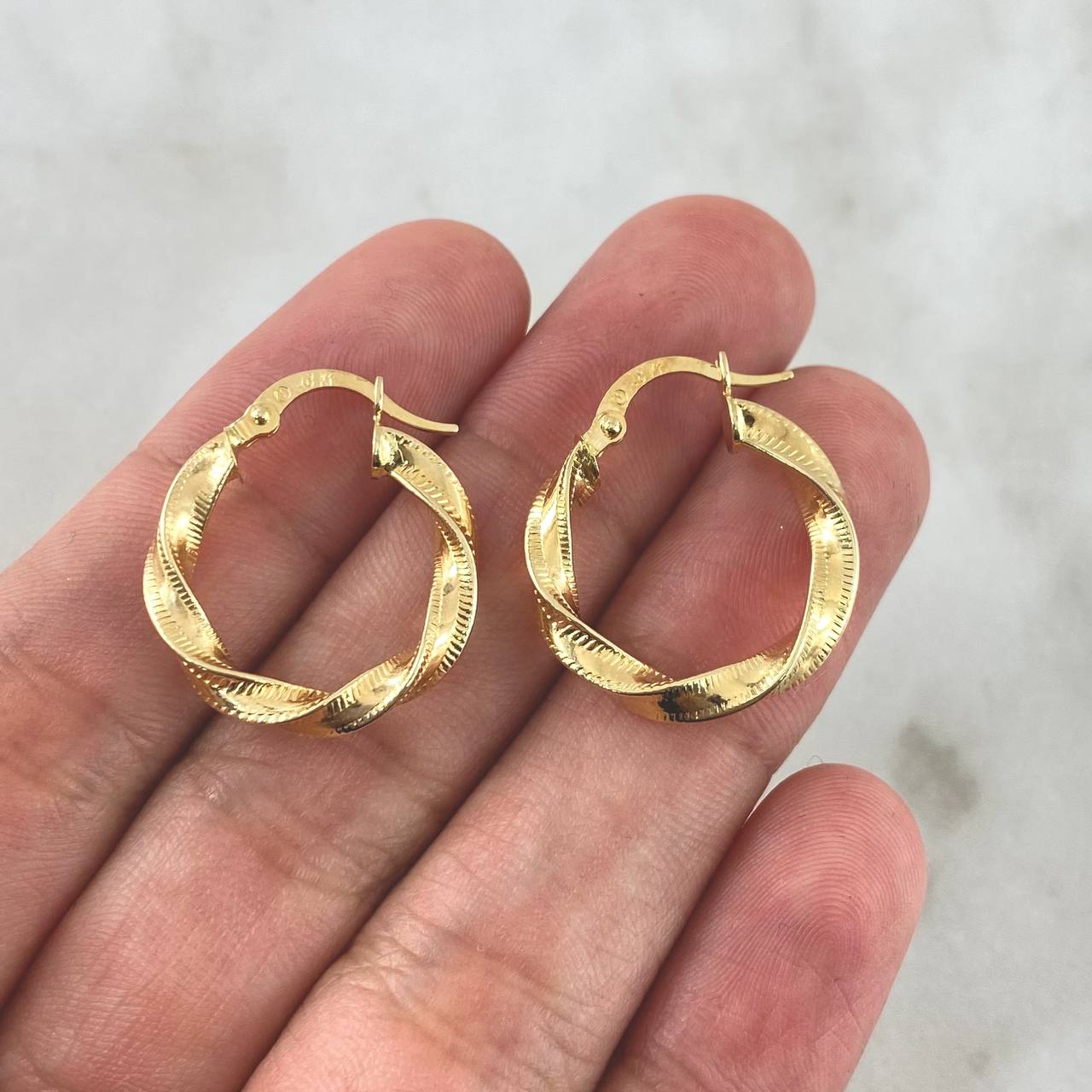 Candongas Deis 2gr / 2.2cm / Rayadas Entorchadas Oro Amarillo *