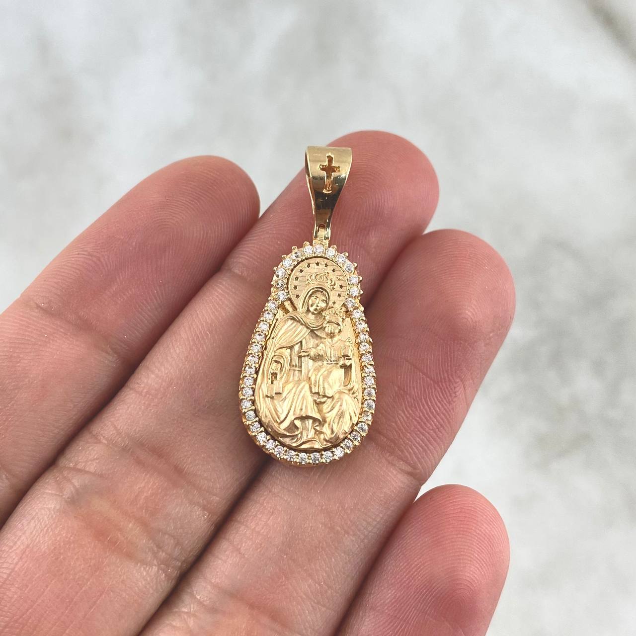 Dije Virgen del Carmen 5.35gr / 3cm / Mate Circones Blancos Oro Amarillo