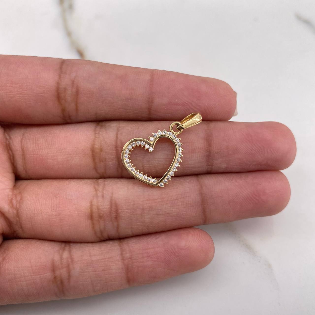 Dije Silueta Corazon 1.25gr / 2.1cm / Circones Blancos Oro Amarillo &