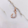 Dije Anzuelo 1.55gr / 2.6cm / Circones Blancos Oro Rosa &