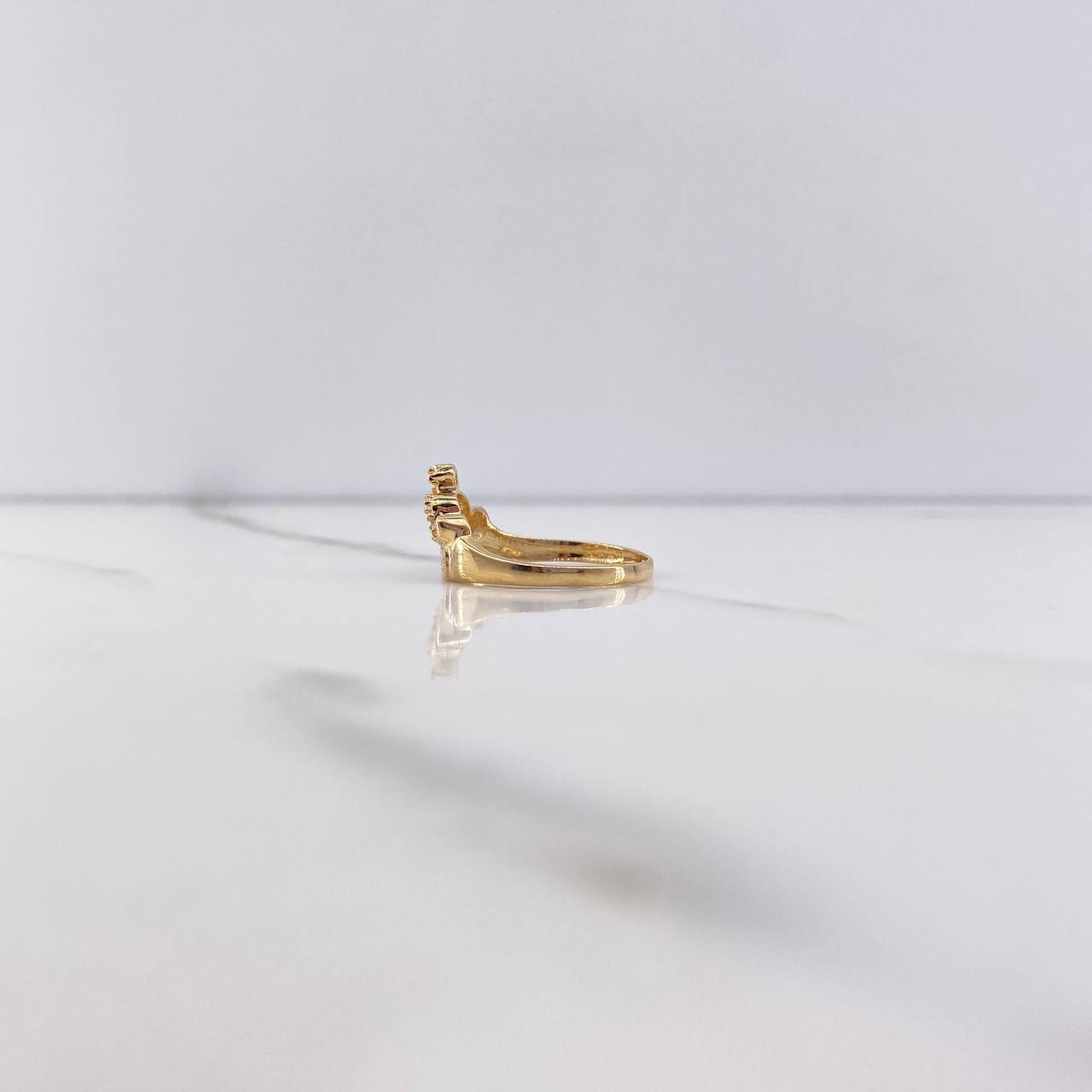 Anillo Corona 15s 2.05gr / T6 1/2 / Circones Blancos Oro Amarillo &