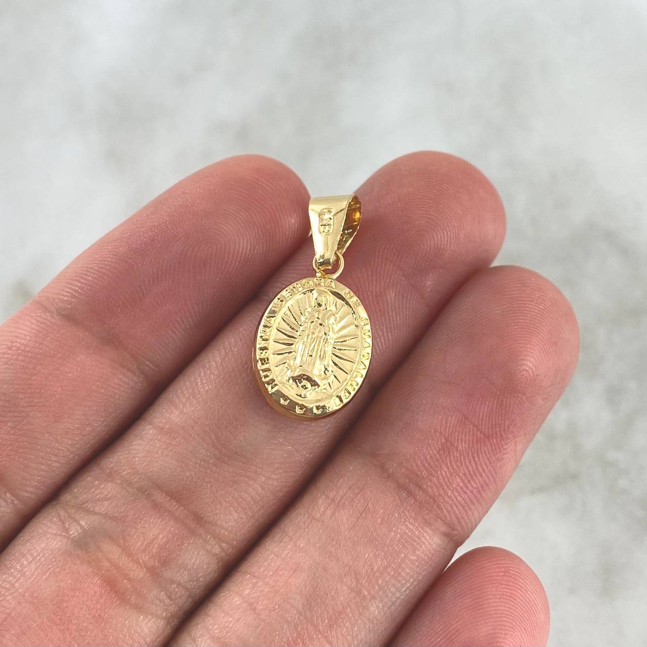 Dije Virgen Guadalupe 0.8gr / 2.2cm / Troquelado - Cargador Liso Oro Amarillo