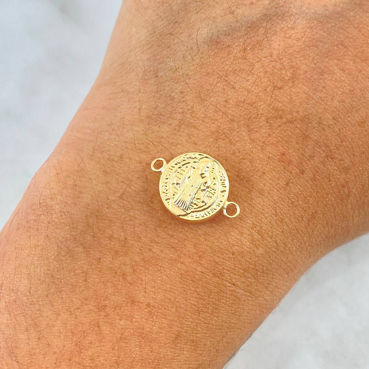 Herraje San Benito 0.7gr / 1.8cm / Oro Amarillo 18K