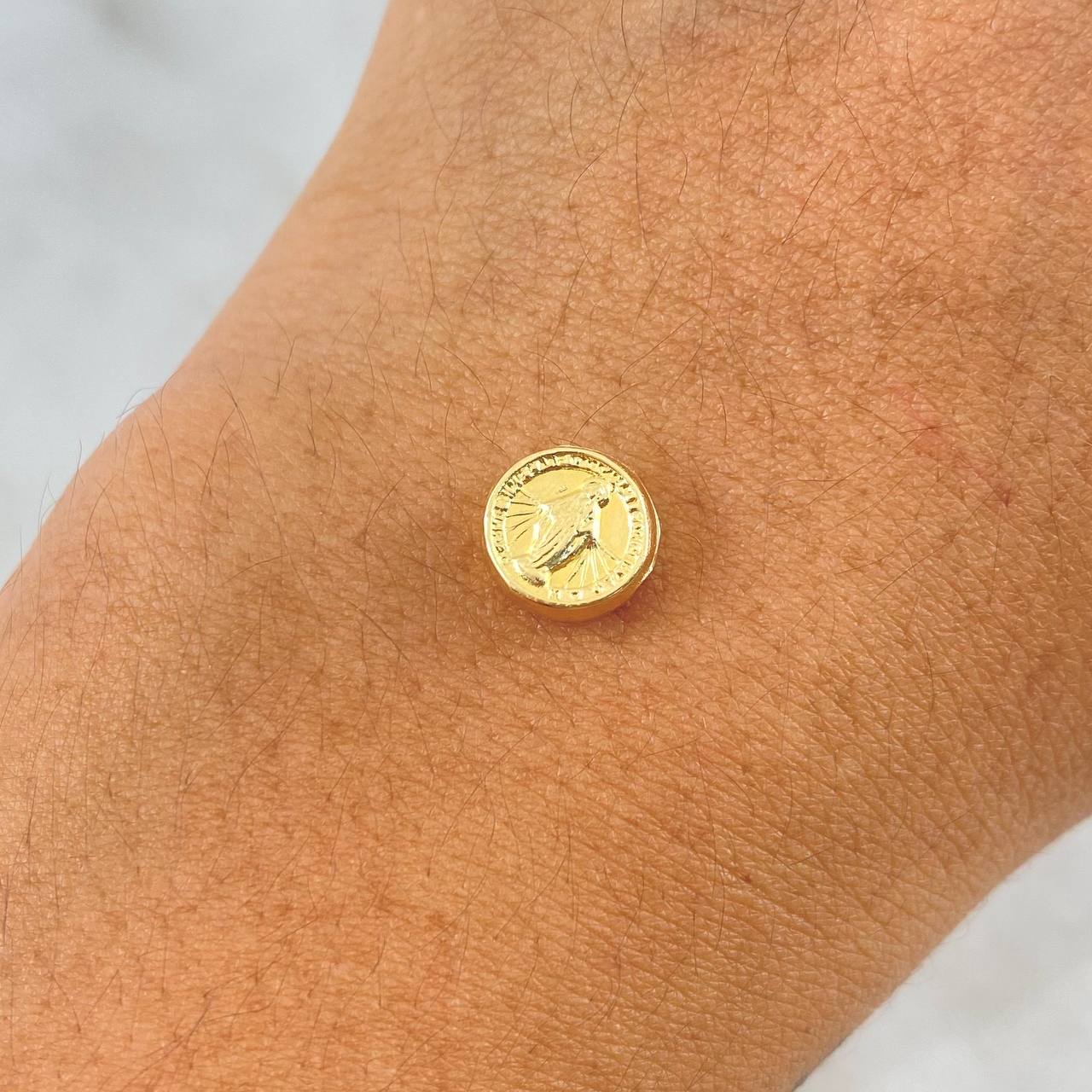 Herraje Virgen Milagrosa 0.45gr / 0.8cm / Tambor Oro Amarillo