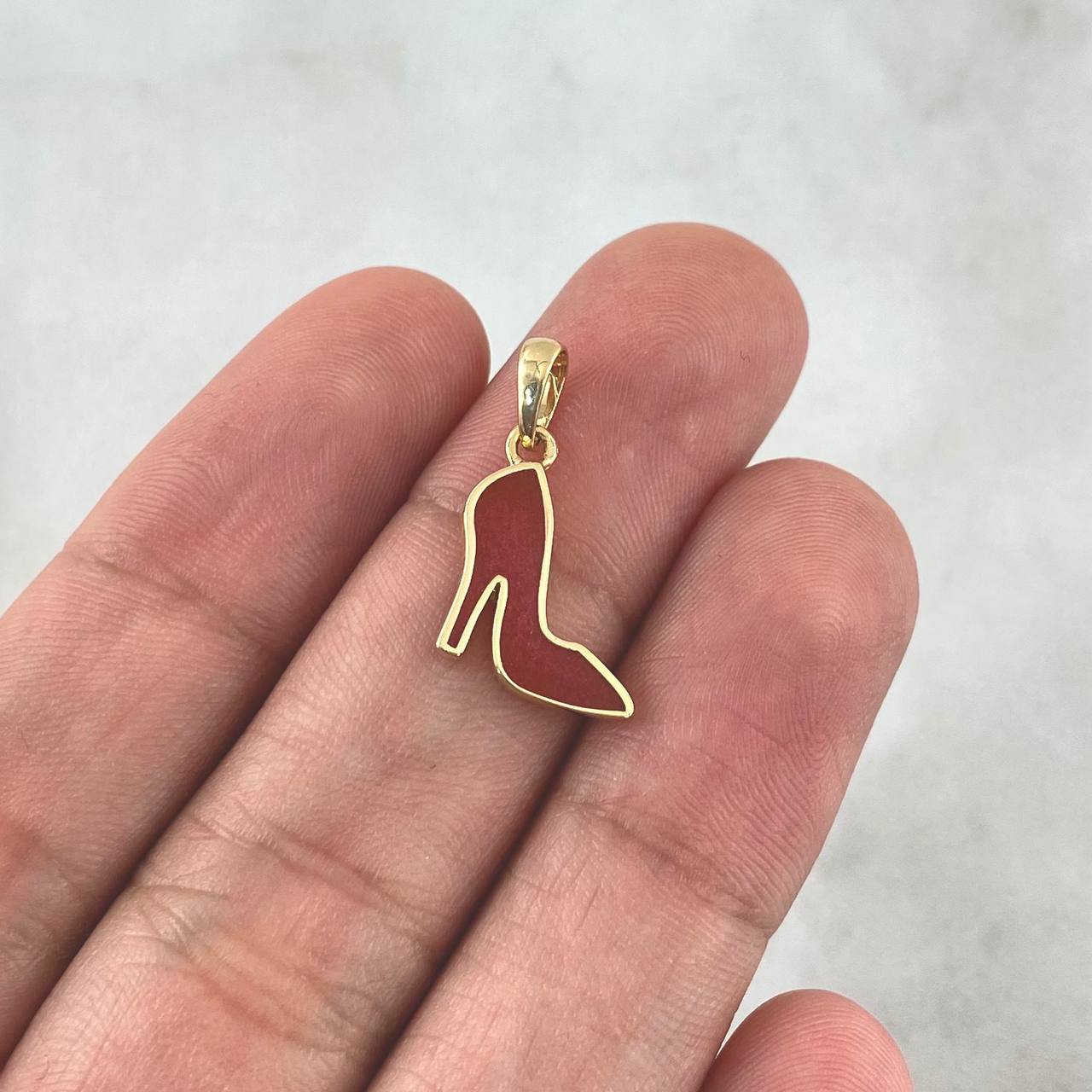 Dije Tacón 1.15gr / 1.8cm / Rojo Electrostático Oro Amarillo 18K ©