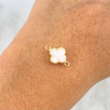 Herraje Trébol VCyA 0.65gr / 1.5cm / Blanco Perla Electrostático Punteado Oro Amarillo 18K ©