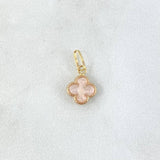 Dije Trébol VCyA 0.45gr / 1.5cm / 7mm Rosado Perla Electrostático Punteado Oro Amarillo 18K ©