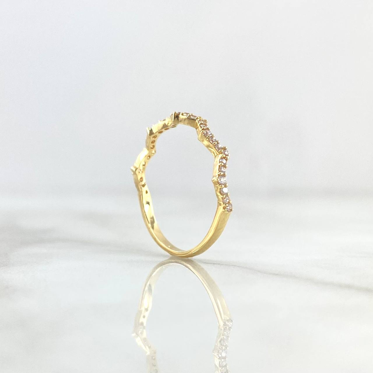 Anillo Olas en Zig - Zag 1.2gr / T6 1/4 / Circones Blancos Oro Amarillo 18K *