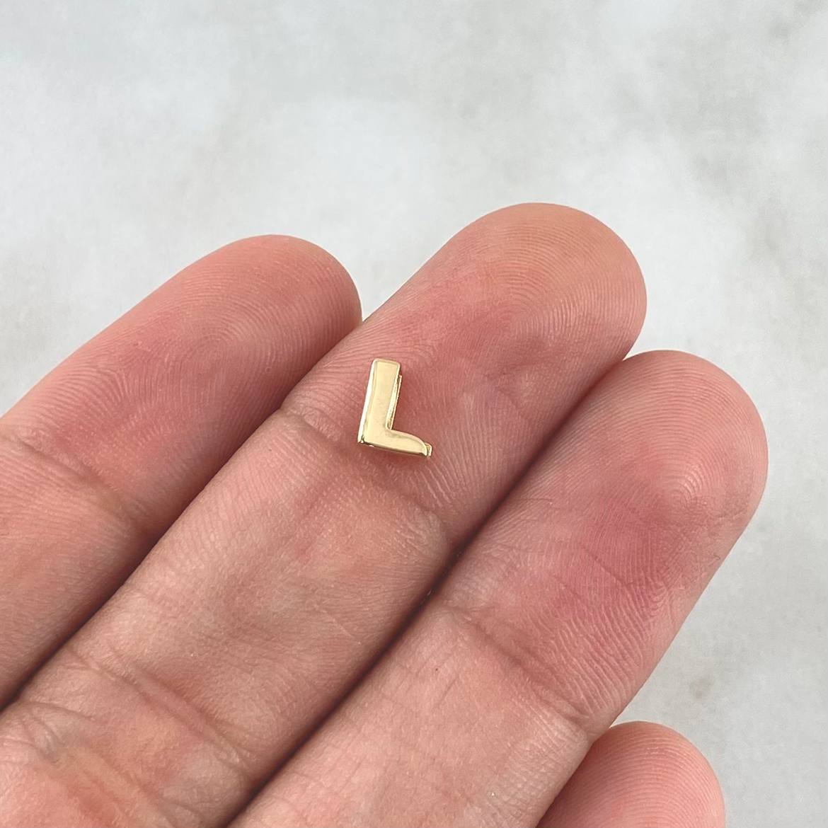 Dije Letra L 0.25gr / 0.5cm / Tambor Oro Amarillo 18K ©