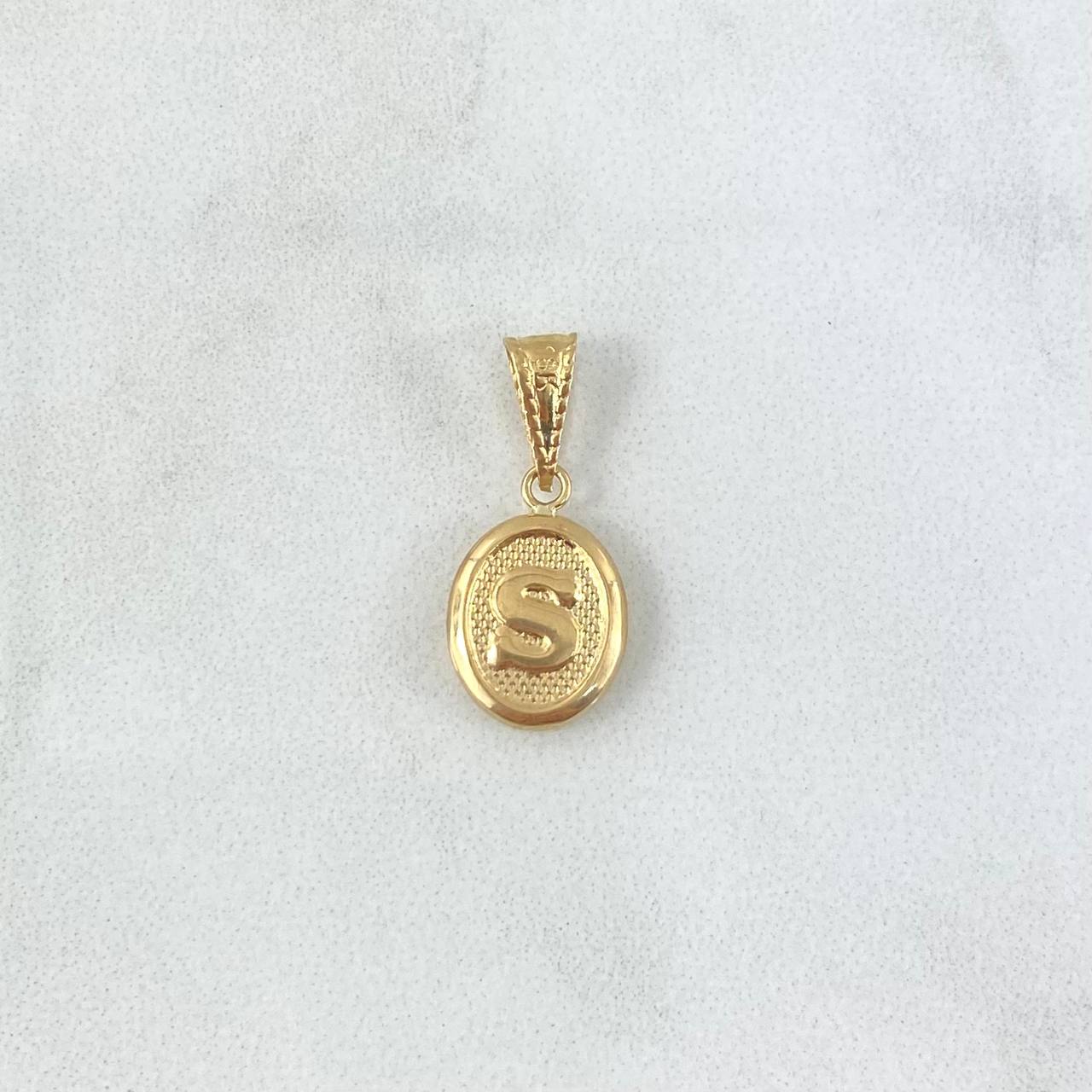 Dije Letra S 0.5gr / 2cm / Ovalada Texturizada Oro Amarillo 18K