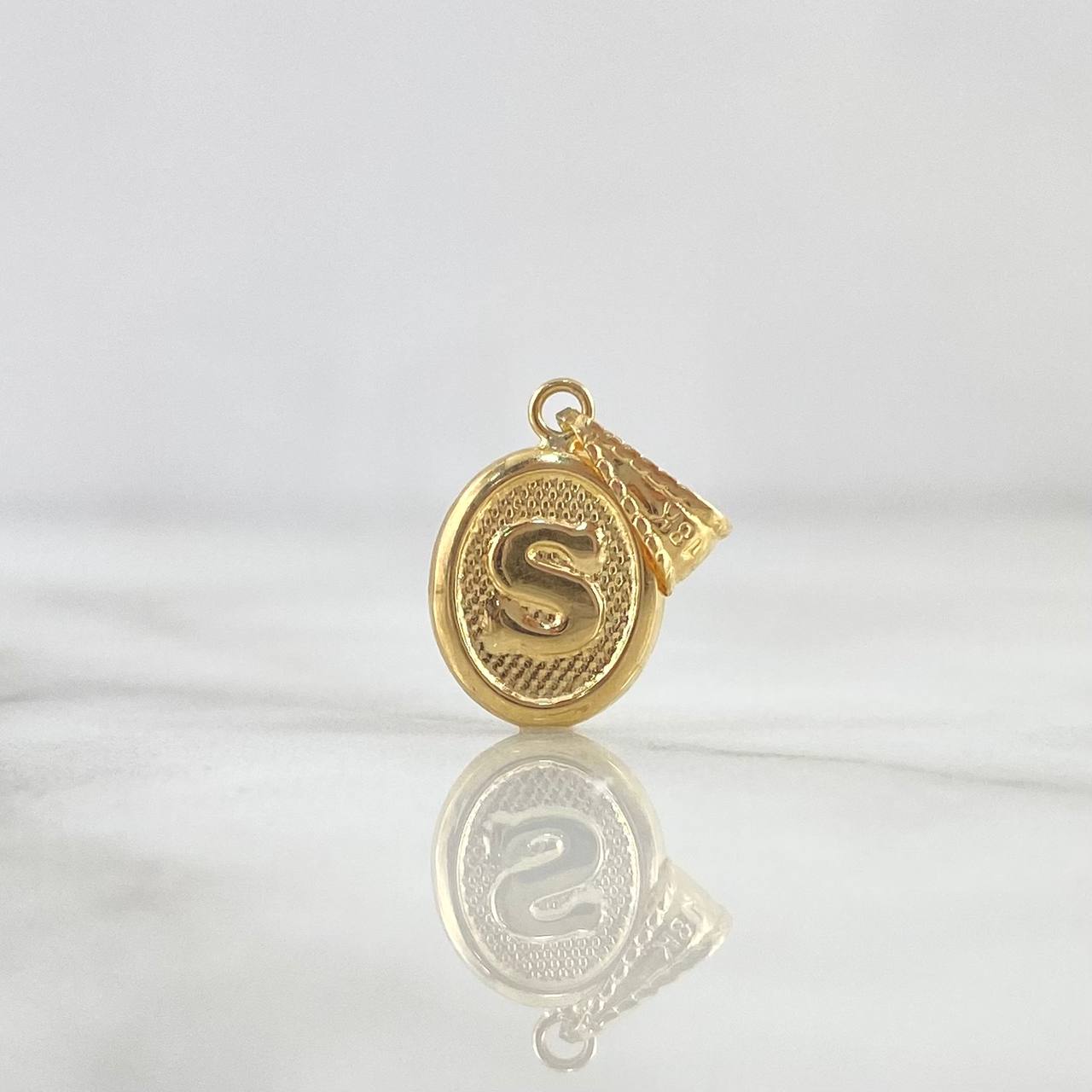 Dije Letra S 0.5gr / 2cm / Ovalada Texturizada Oro Amarillo 18K
