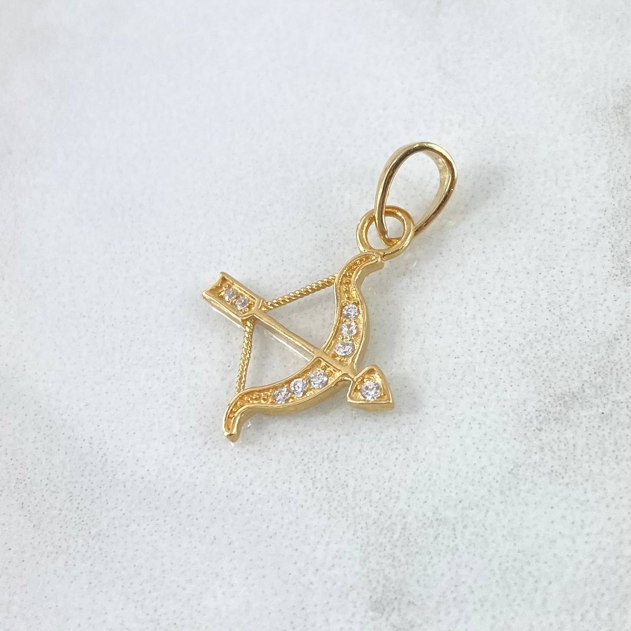 Dije Arco Flecha 1.05gr / 2.5cm / Circones Blancos Oro Amarillo 18K