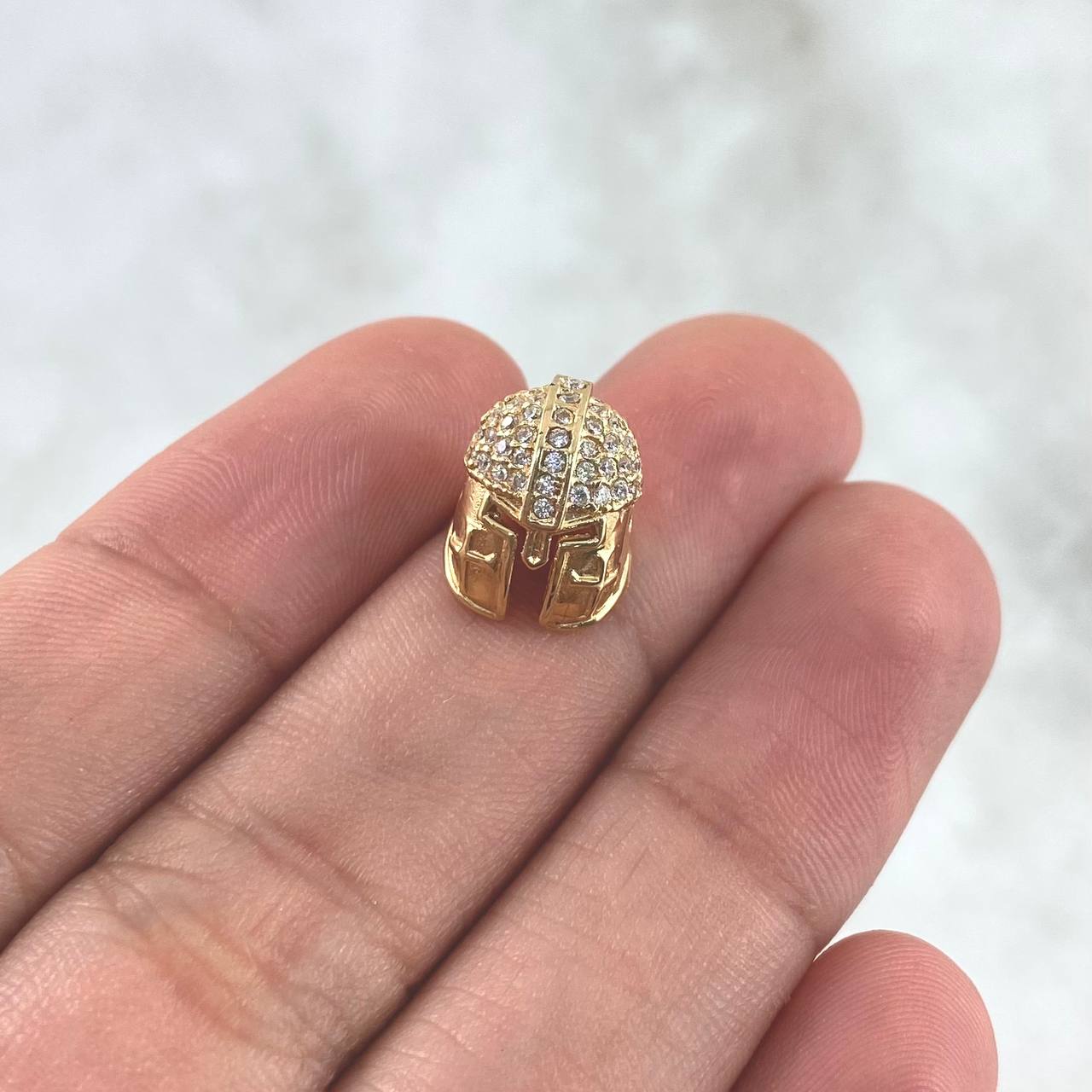 Herraje Casco de Espartano 2.2gr / 1.2cm / Circones Blancos Oro Amarillo 18K