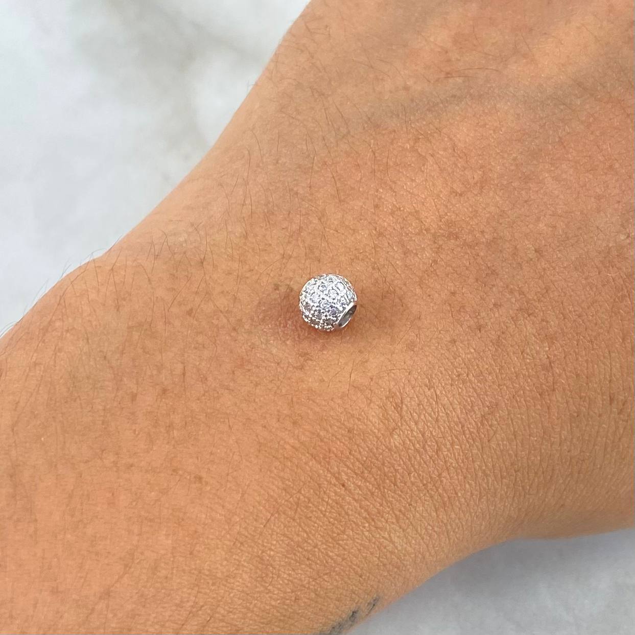 Herraje Bola de Fuego 0.65gr / 6mm Circones Blancos Oro Blanco 18K *