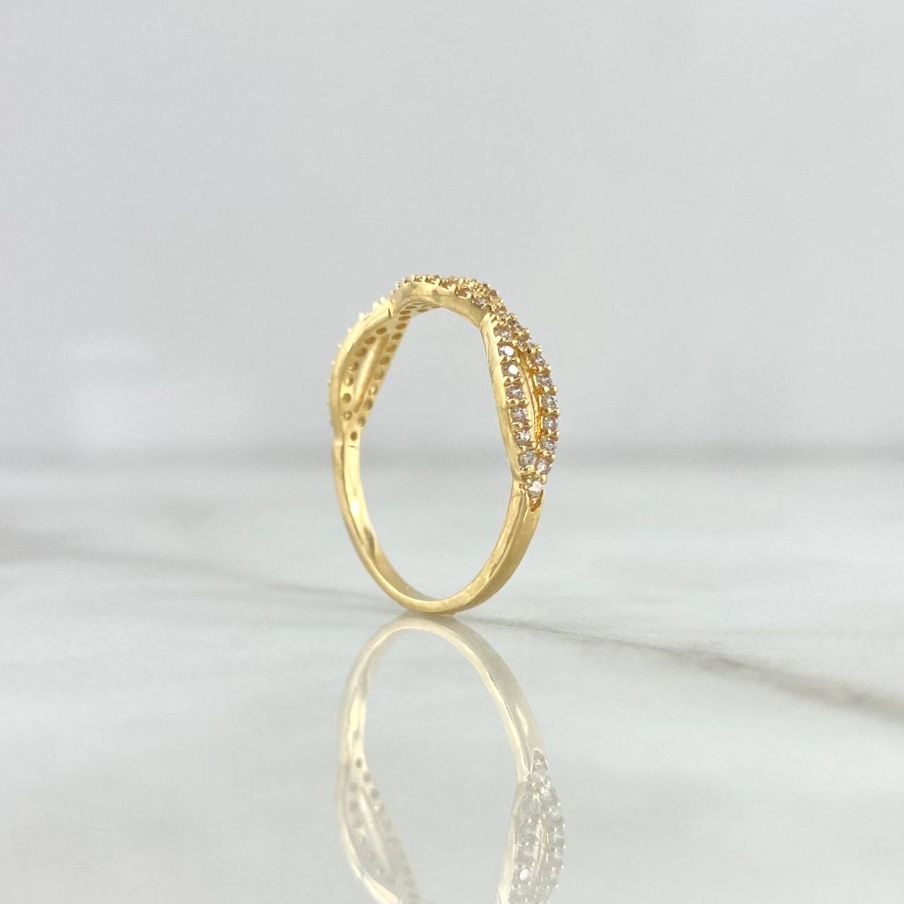 Anillo Infinito Triple 1.75gr / T6 1/4 / Circones Blancos Oro Amarillo 18K