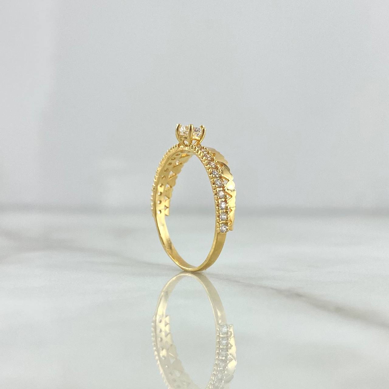 Anillo Solitario Churumbela Corazones 1.55gr / T6 / Circones Blancos Oro Amarillo 18K
