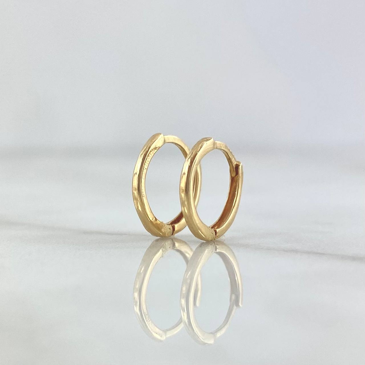 Candongas Kona 0.75gr / 1mm Lisas Oro Amarillo 18K