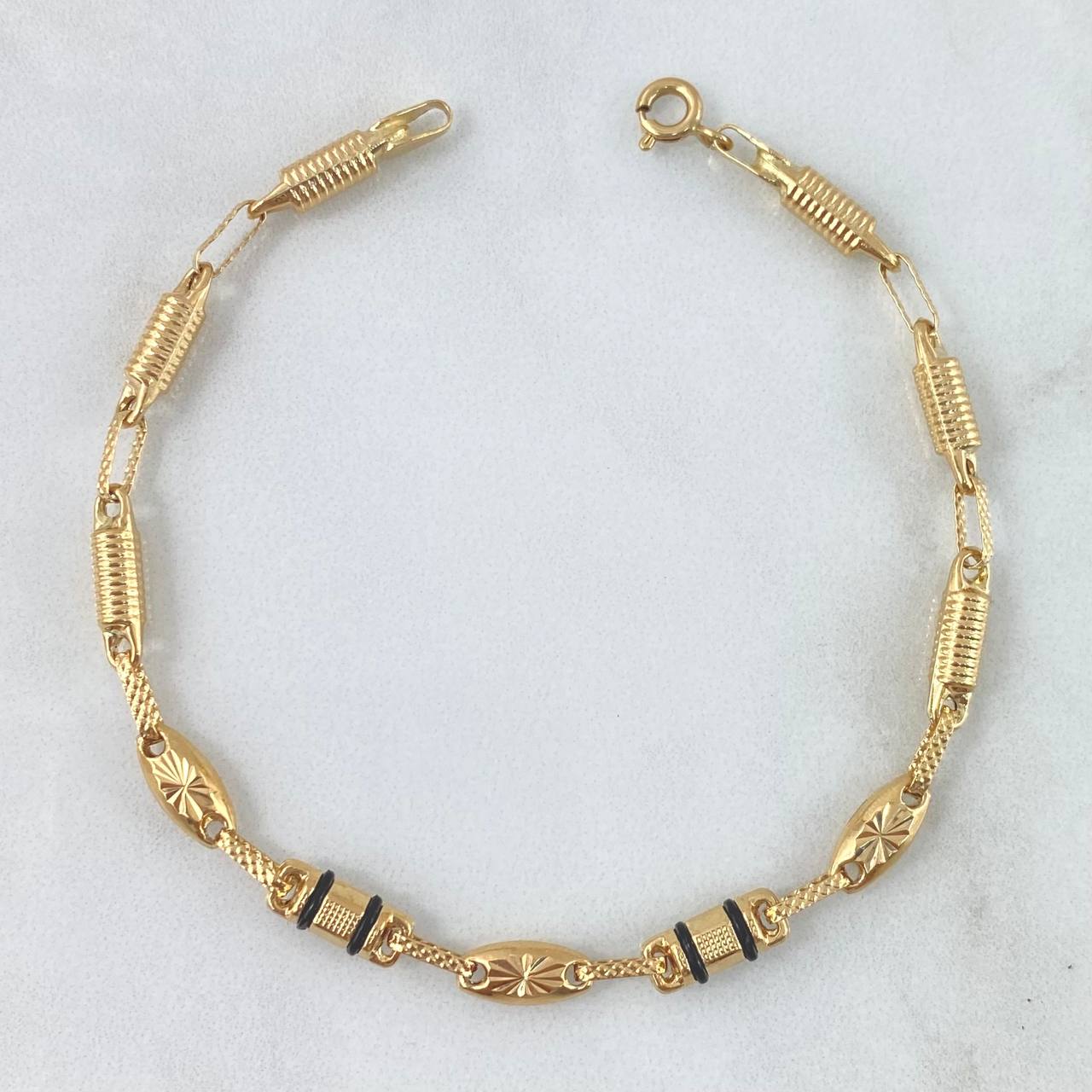 Pulso Rústico Barril Combinado 4.85gr / 19.5cm / 5mm Rayado - Diamantado - Texturizado - Cauchos Negros Oro Amarillo 18K ©