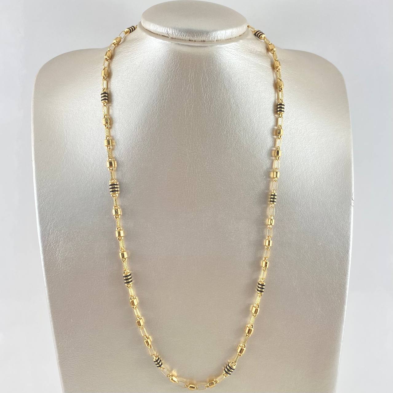 Cadena Rústica Barril 12.9gr / 60cm / 5mm Lisa - Rayada Cauchos Negros Oro Amarillo 18K