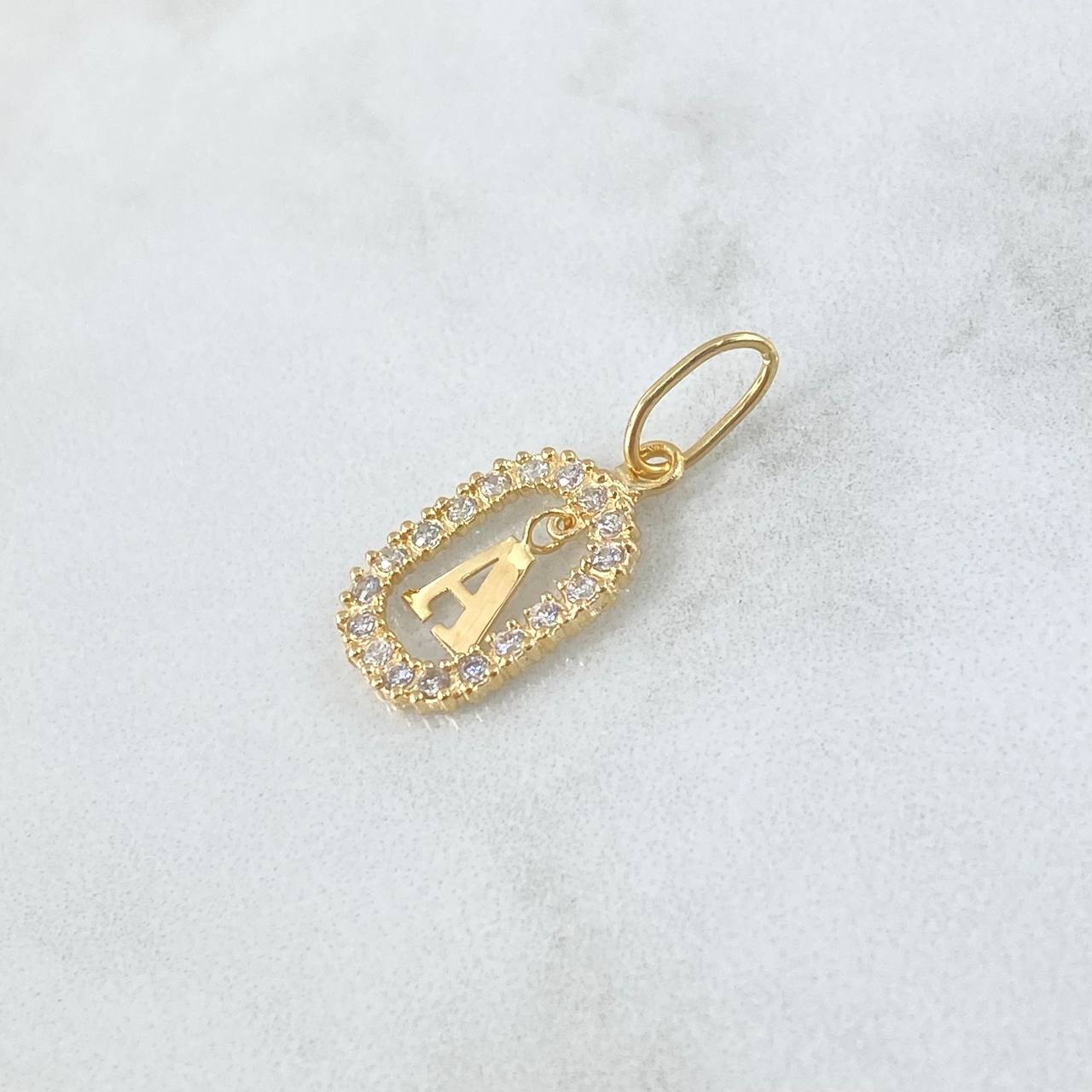 Dije Marco Letra A Colgante 1.3gr / 2.5cm - 1.8cm / Circones Blancos Oro Amarillo 18K