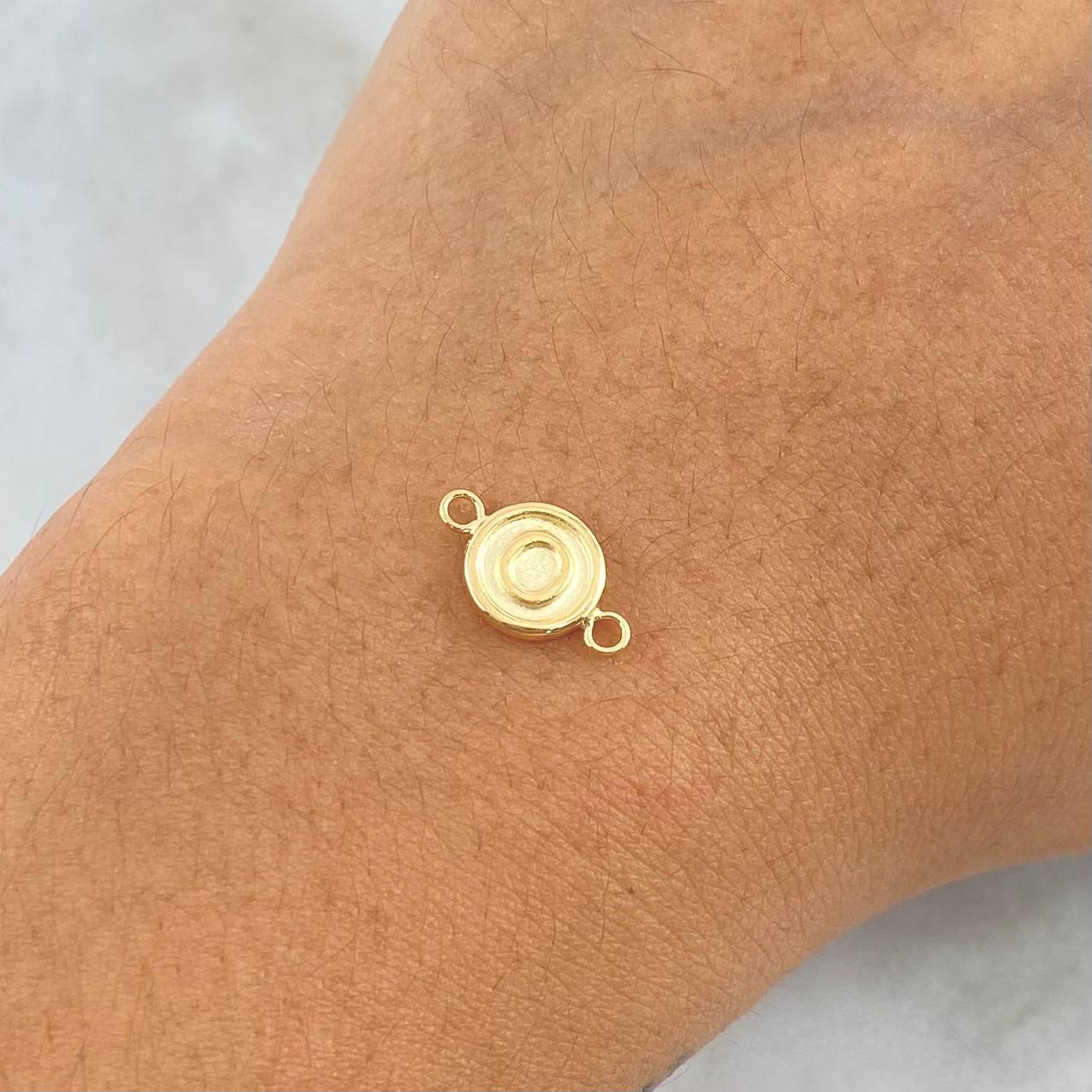 Herraje Letra O 0.4gr / 1.3cm / Circulo Mate Oro Amarillo 18K