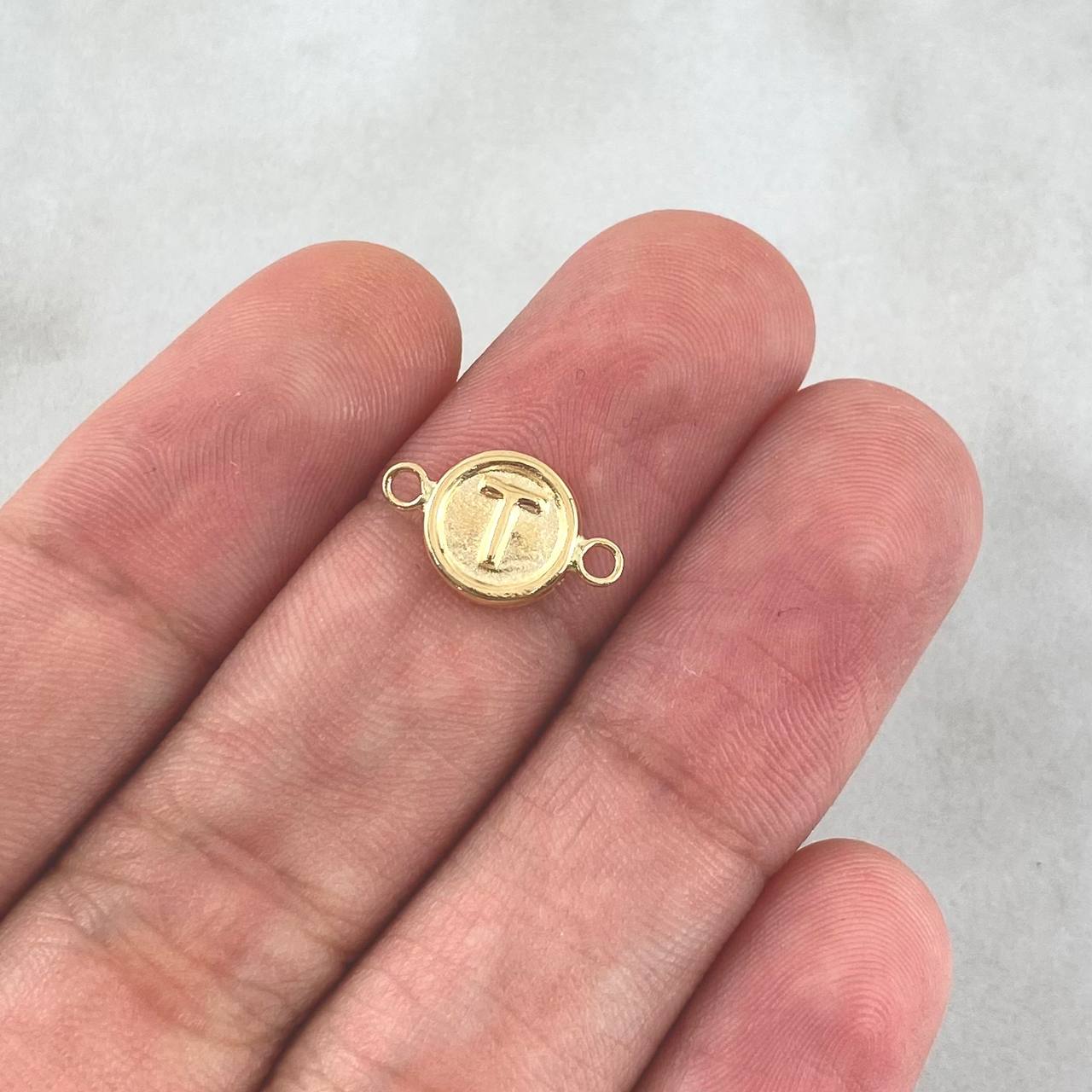 Herraje Letra T 0.4gr / 1.3cm / Circulo Mate Oro Amarillo 18K