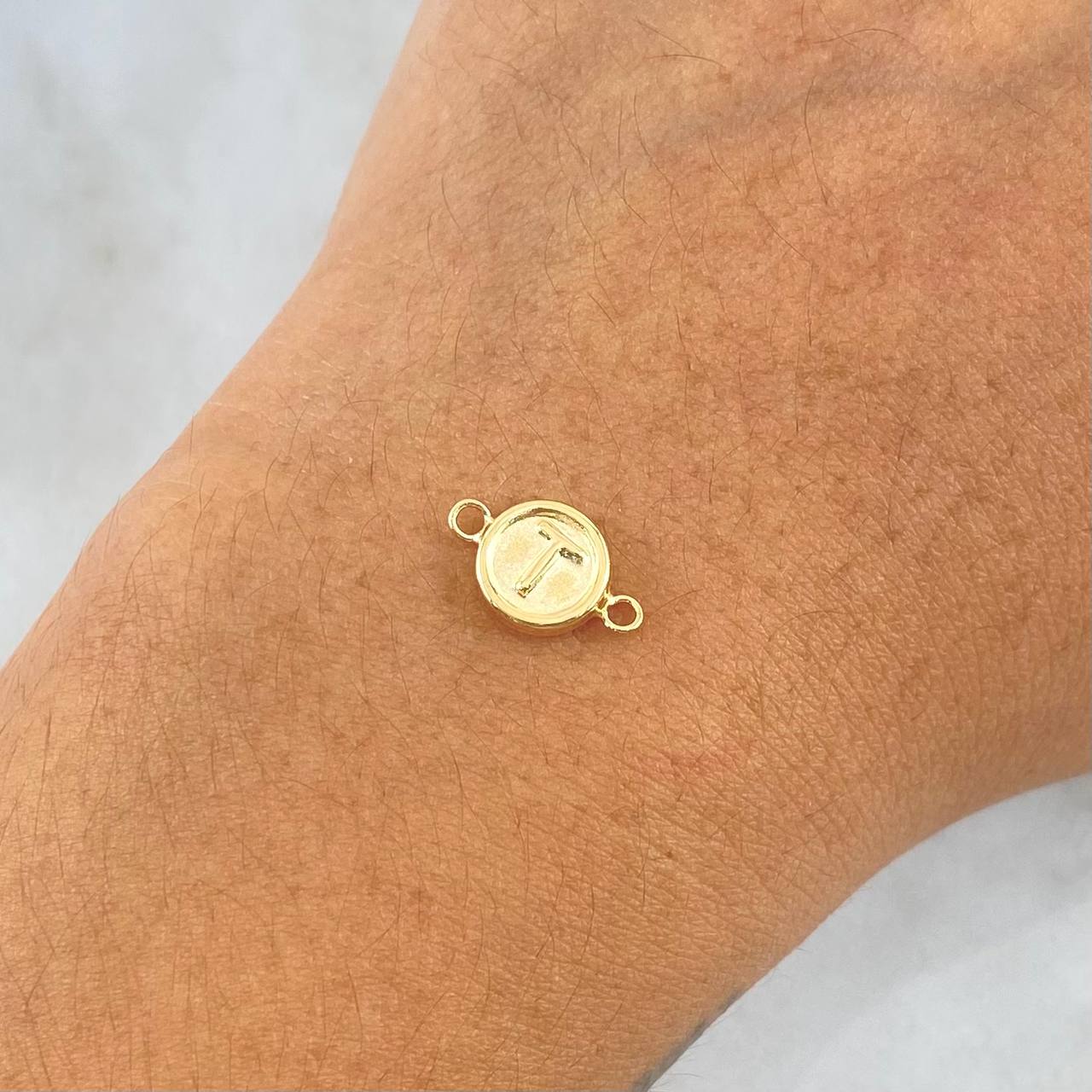 Herraje Letra T 0.4gr / 1.3cm / Circulo Mate Oro Amarillo 18K