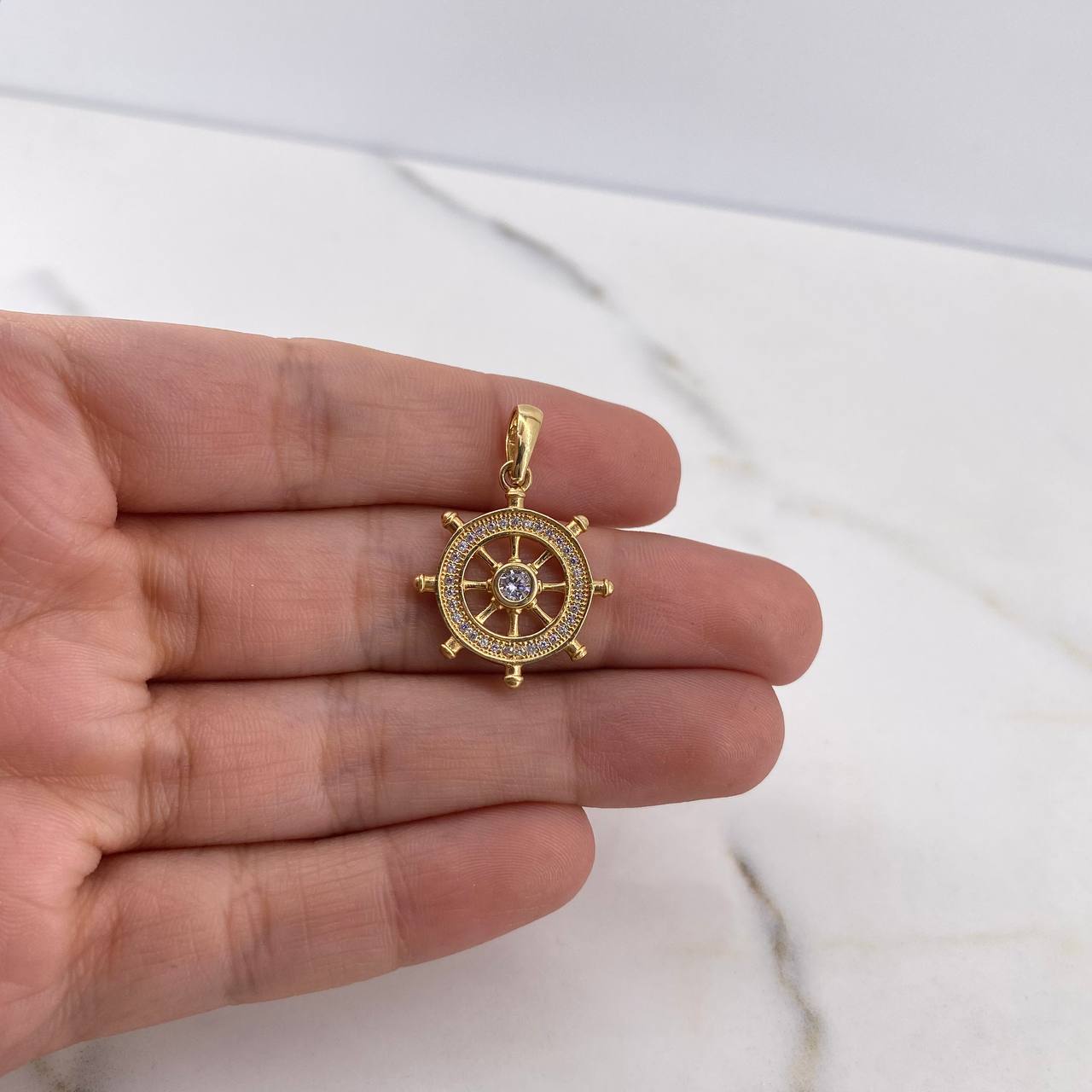Dije Timon 2.7gr / 2.7cm / Circones Blancos Oro Amarillo 18K #