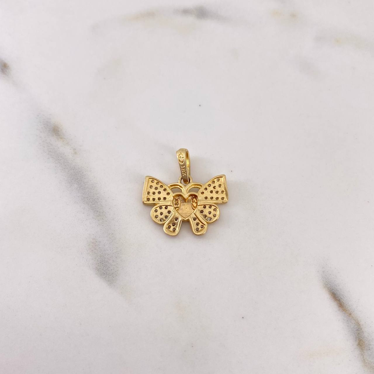 Dije Corazon Mariposa 2.25gr / 1.9cm / Circones Blancos Oro Amarillo 18K $