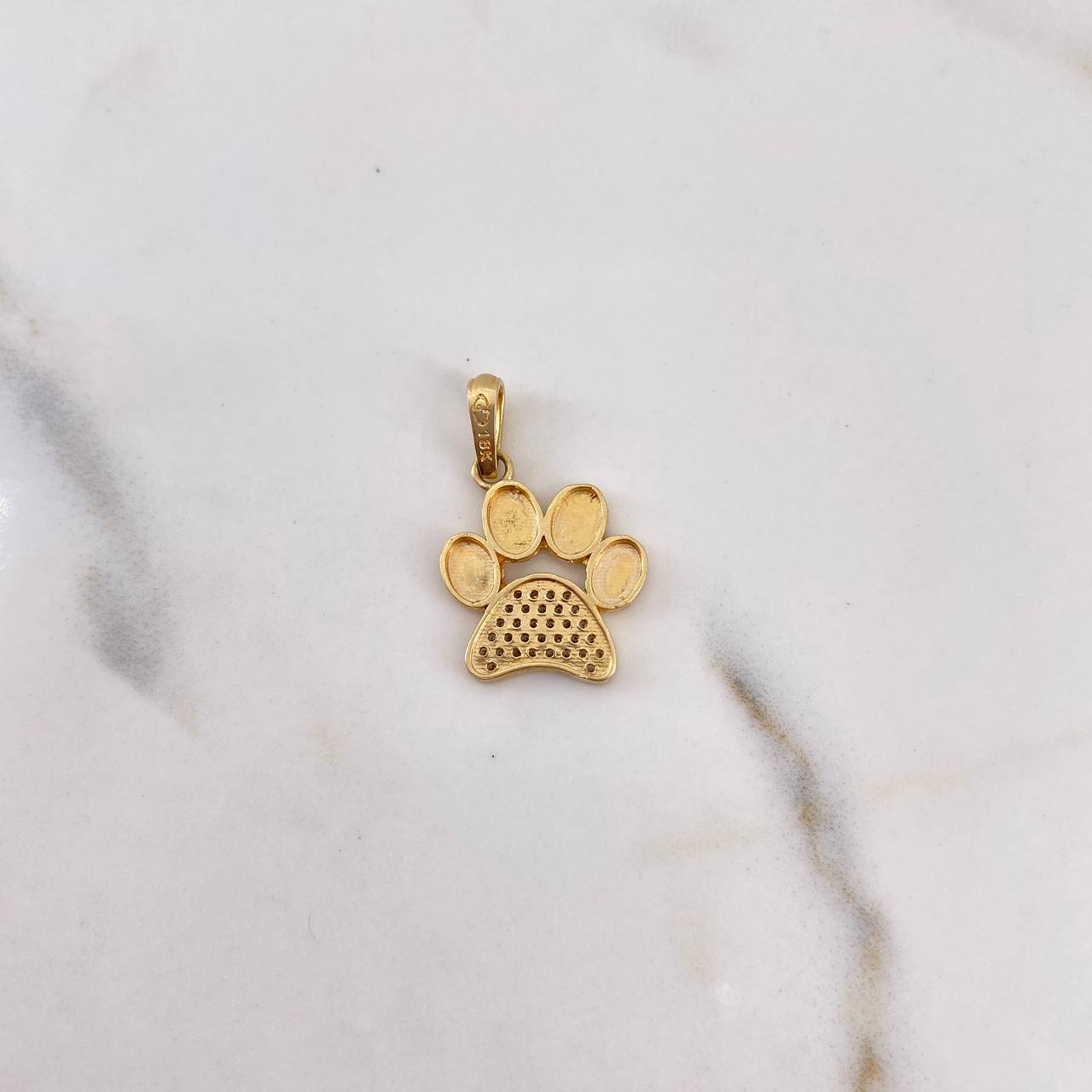 Dije Huella 2.3gr / 2.3cm / Circones Blancos Oro Amarillo 18K #