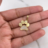 Dije Huella 2.3gr / 2.3cm / Circones Blancos Oro Amarillo 18K #