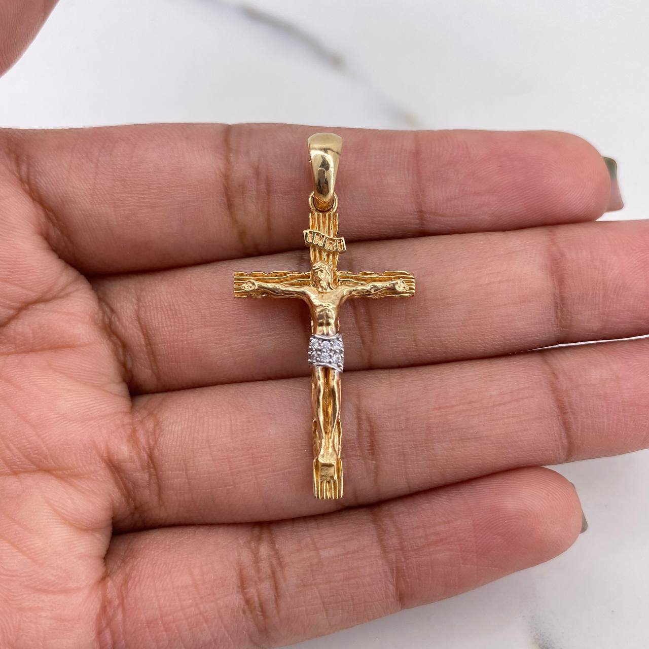 Dije Cruz Cristo 4.2gr / 3.8cm / Dos Oros Amarillo Blanco 18K &