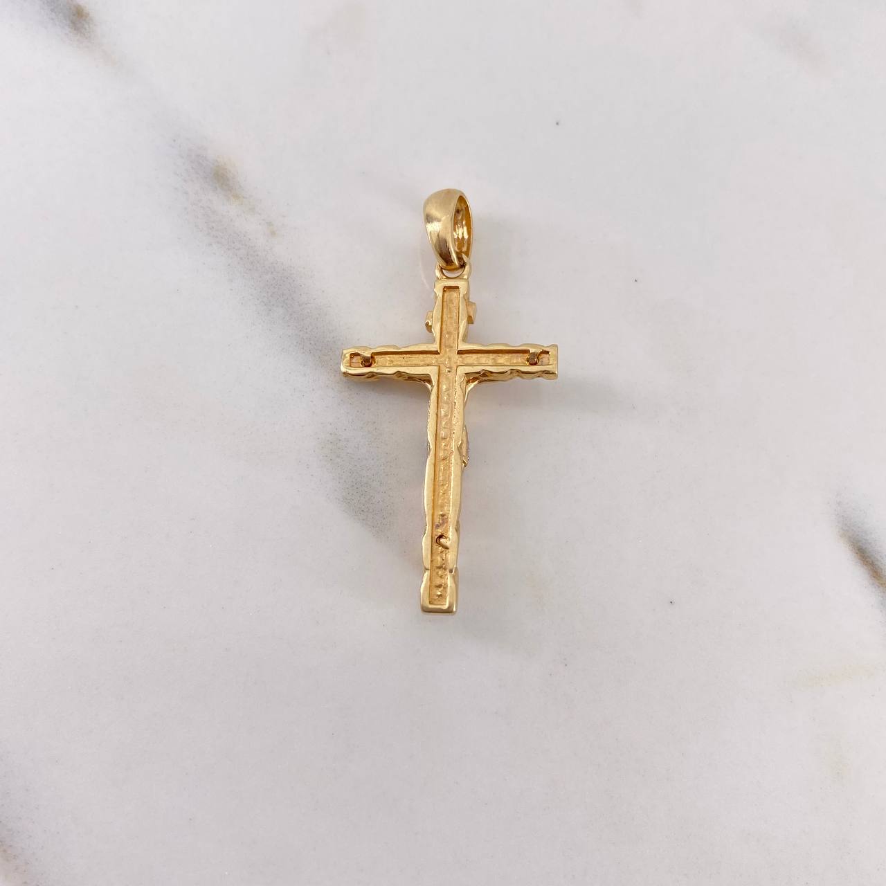 Dije Cruz Cristo 4.2gr / 3.8cm / Dos Oros Amarillo Blanco 18K &