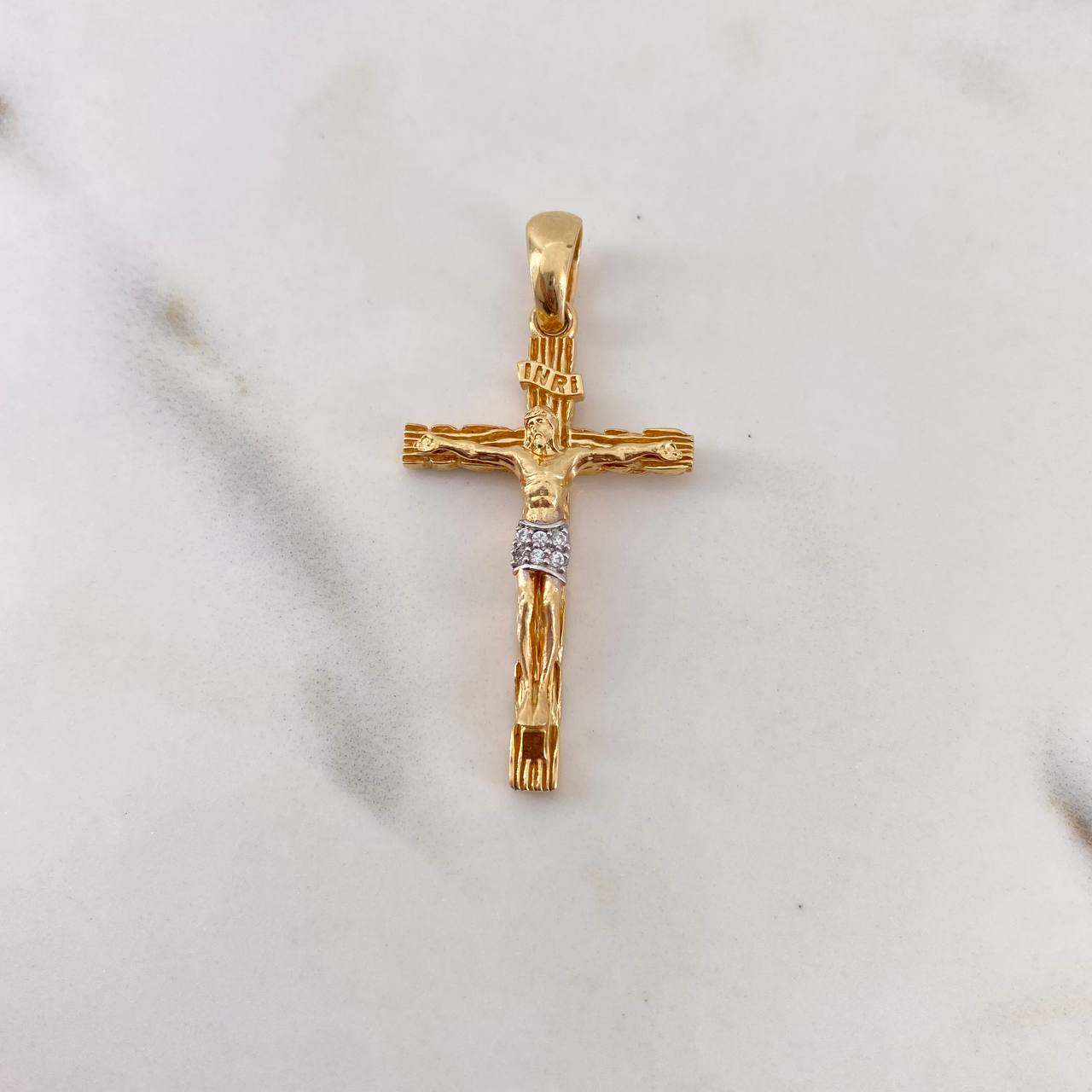 Dije Cruz Cristo 4.2gr / 3.8cm / Dos Oros Amarillo Blanco 18K &