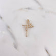 Dije Cruz Fe 1.95gr / 2.8cm / Circones Blancos Oro Amarillo 18K $