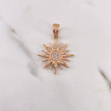 Dije Sol 3.95gr / 3.3cm / Circones Blancos Oro Rosa 18K $