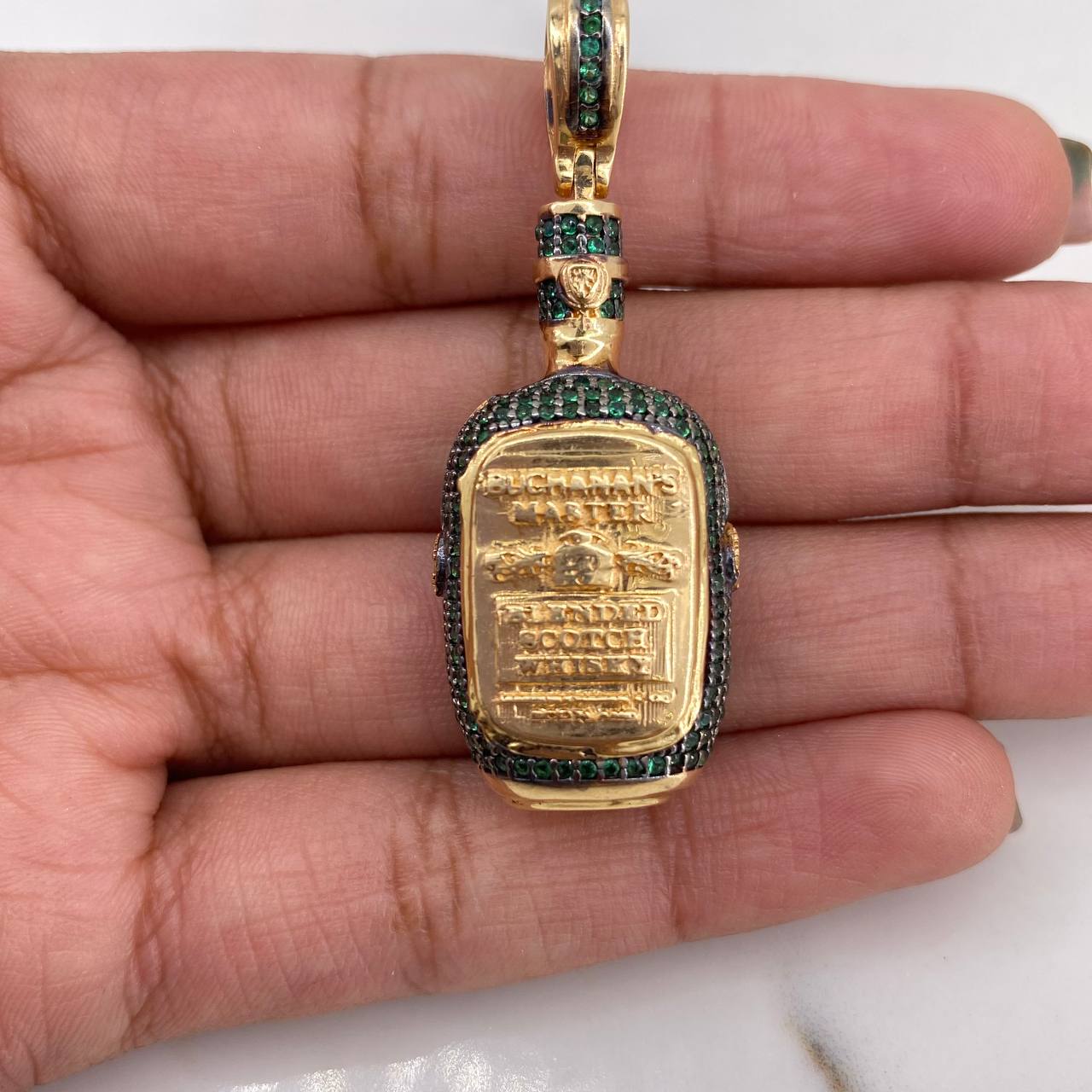 Dije Botella Buchanan's 14.7gr / 4.5cm / Circones Verdes Oro Amarillo 18K #