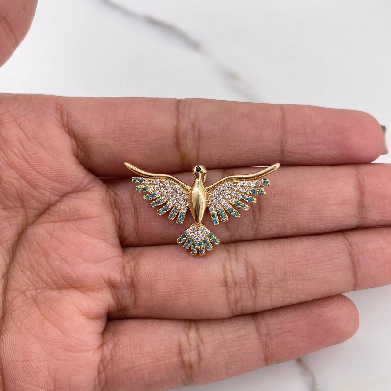 Dije Colibri 3.35gr / 1.8cm / Circones Negros-Azules-Blancos Oro Amarillo 18K $