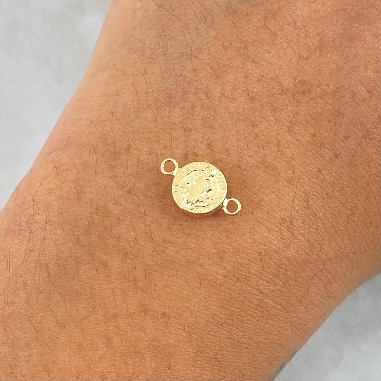 Herraje San Benito 0.55gr / 1.7cm / Oro 18K