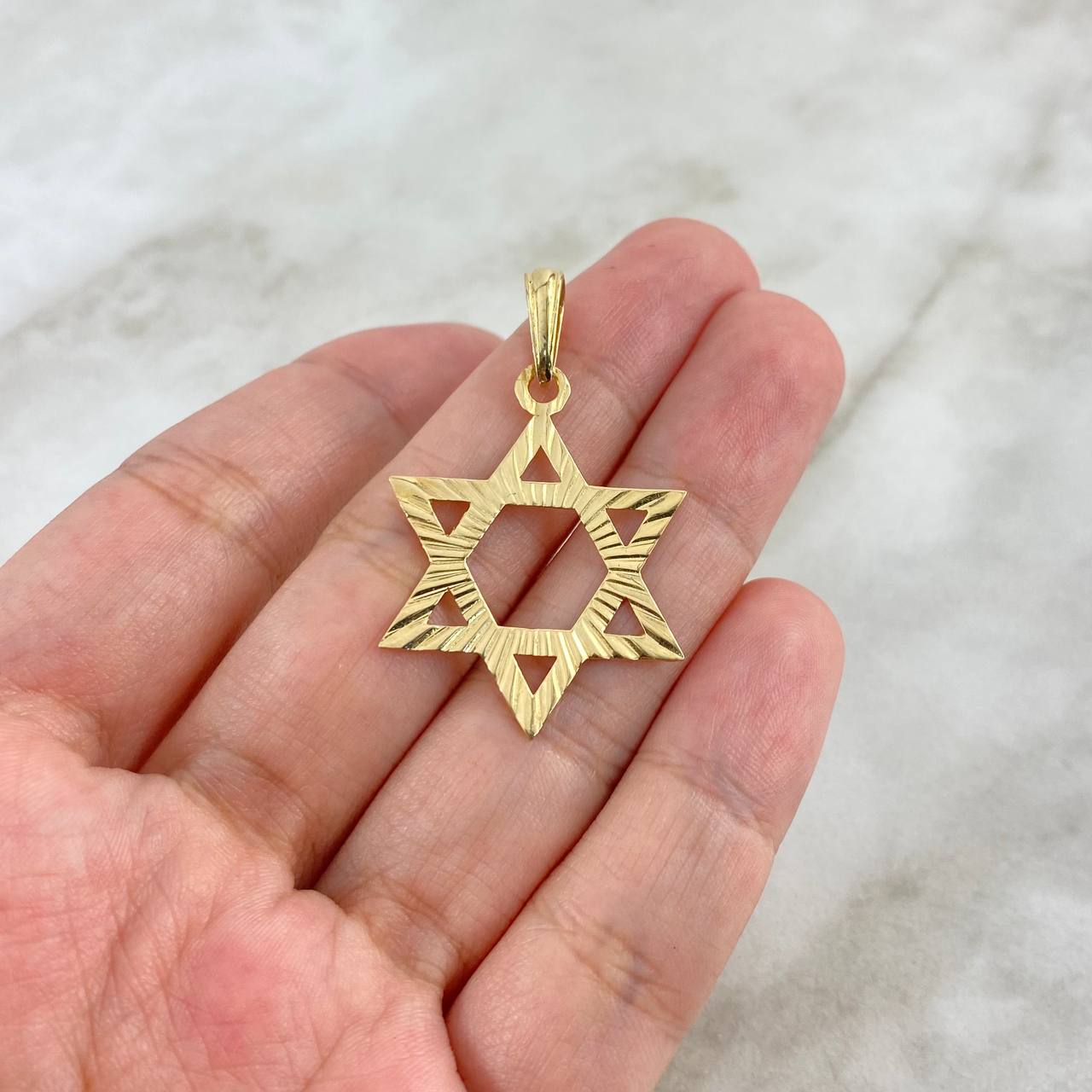 Dije Estrella de David 1.95gr / 3.5cm / Diamantada Oro Amarillo