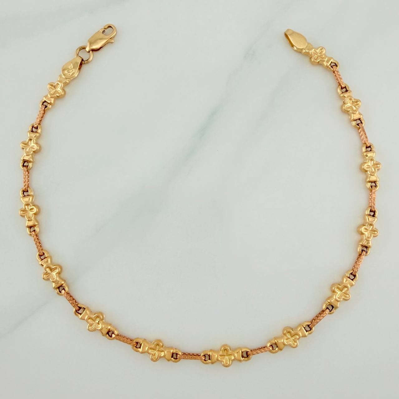 Pulso Rustico Flores 4.6gr / 22.5cm / 4.7mm Oro Amarillo Rosa 18K %