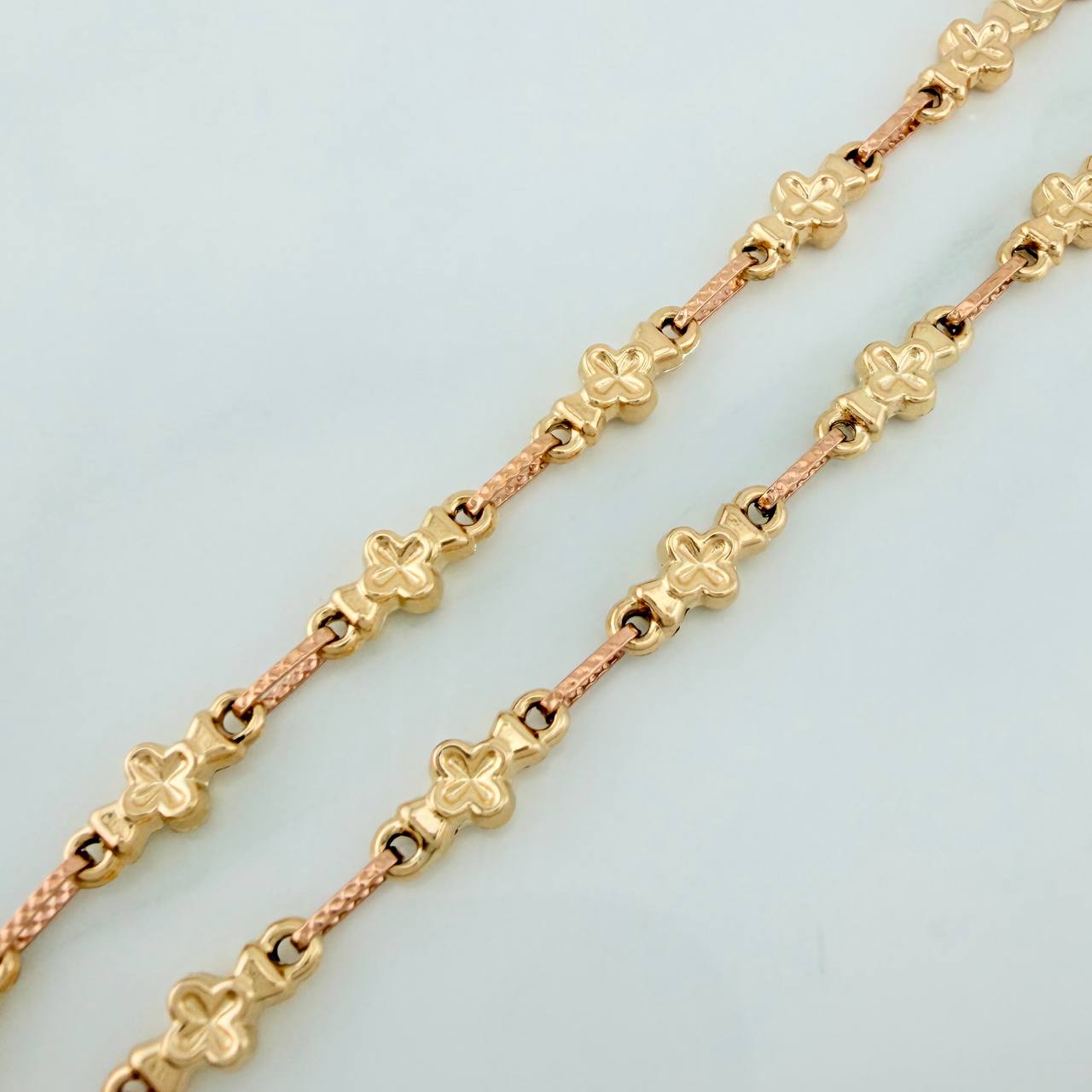 Pulso Rustico Flores 4.6gr / 22.5cm / 4.7mm Oro Amarillo Rosa 18K %