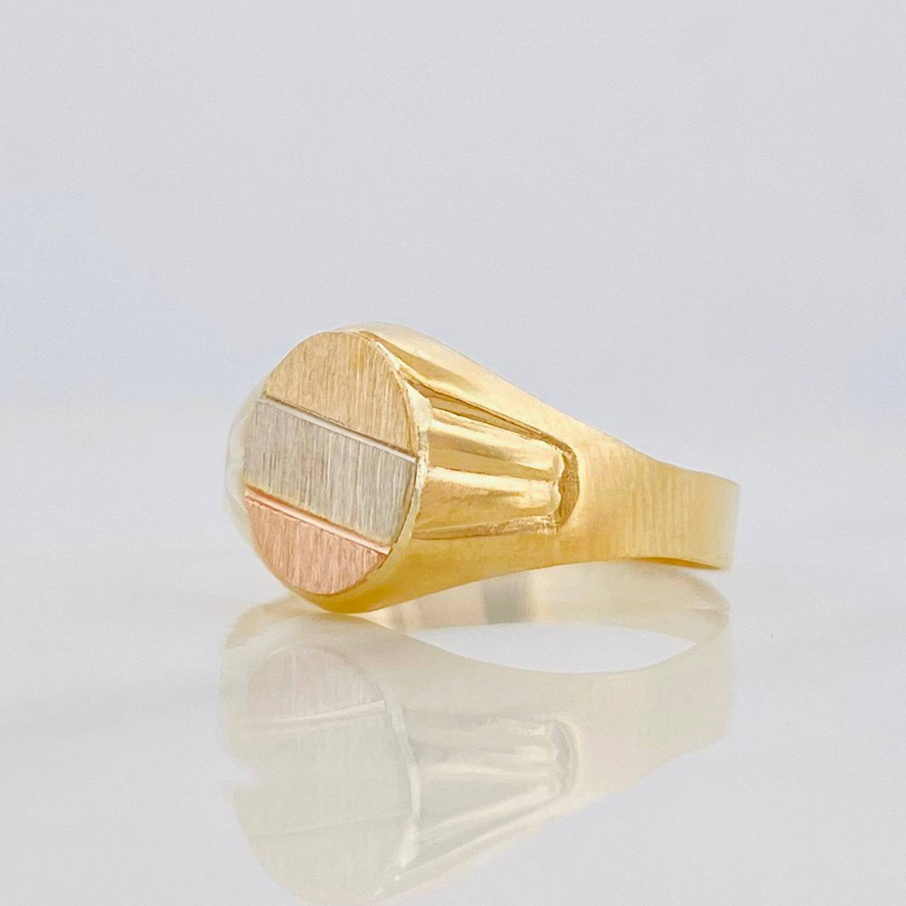 Anillo Sello Ovalado 1.55g / T8 1/4 Tres Oros 18K