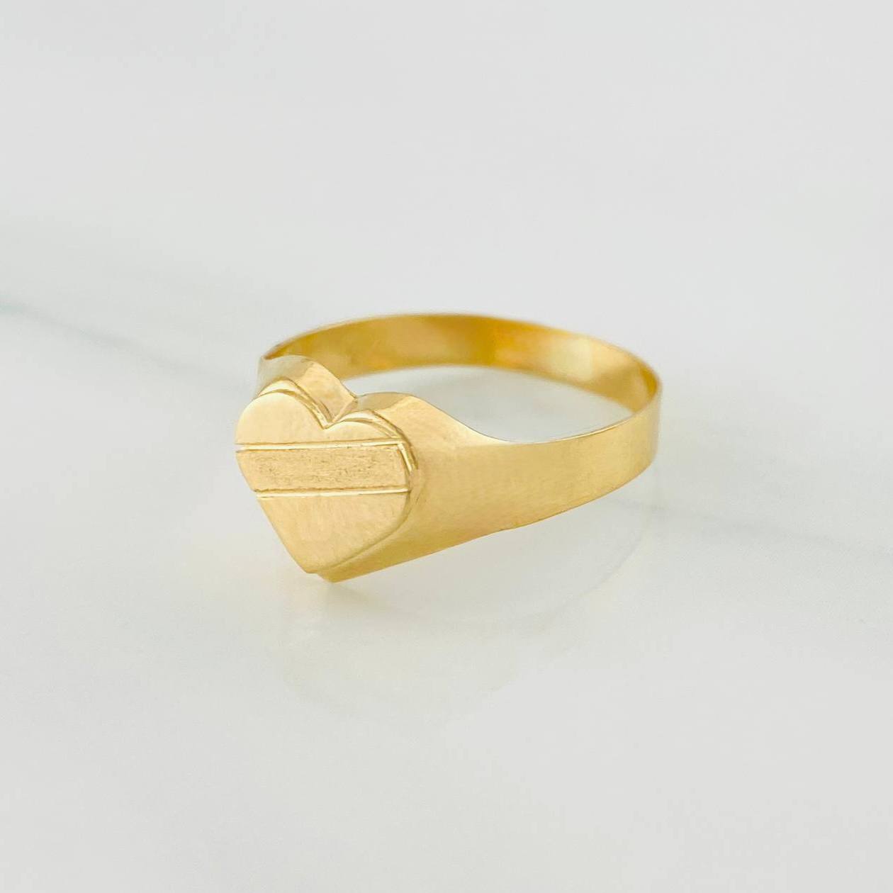 Anillo Sello Corazón 1.55g / T7 1/4 Oro Amarillo 18K